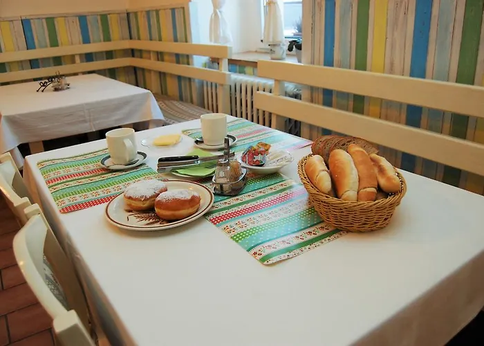Πανσιόν Eliska 3*